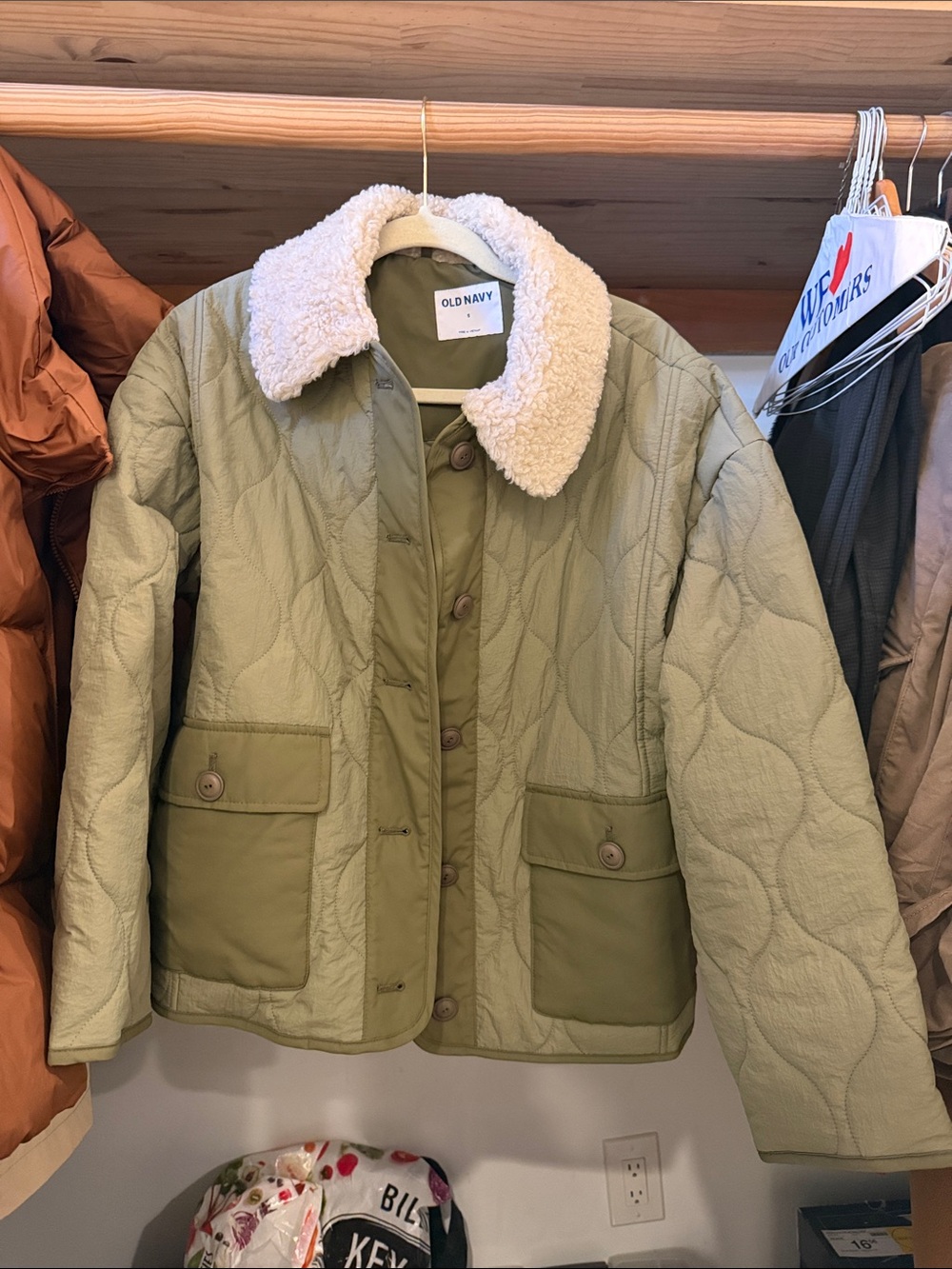 Old Navy Women's Olive Quilted Jacket with Faux Sherpa Collar